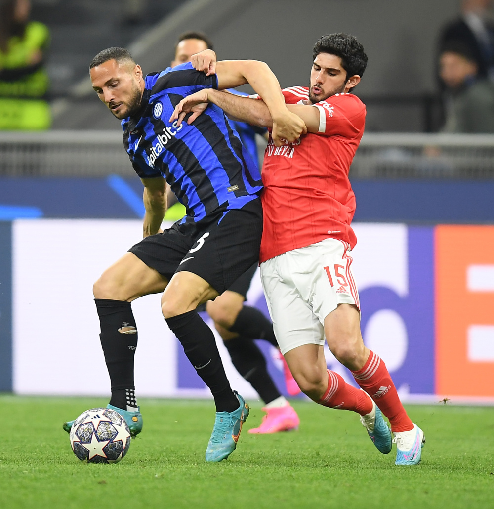 梅西夺冠后发动态庆祝！始终强调团队！还感谢工作人员和管理层！