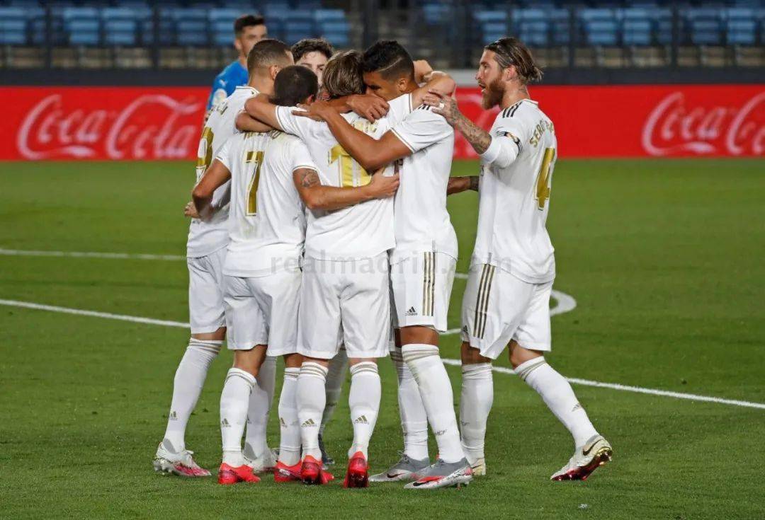 起伏太大！凤凰首节36分&第二节仅得12分，半场落后4分