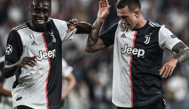 边锋赛后晒伤痕，网友称其太拼了