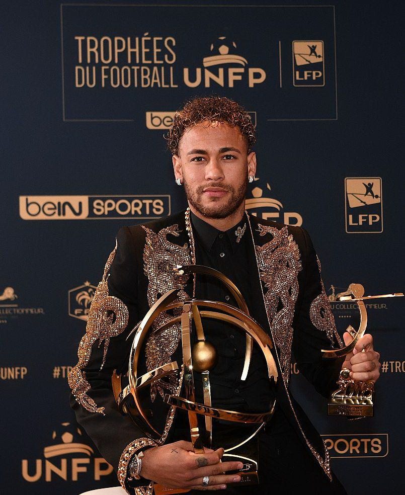 罗伯逊：萨拉赫是队史最佳之一，希望能继续与他并肩作战